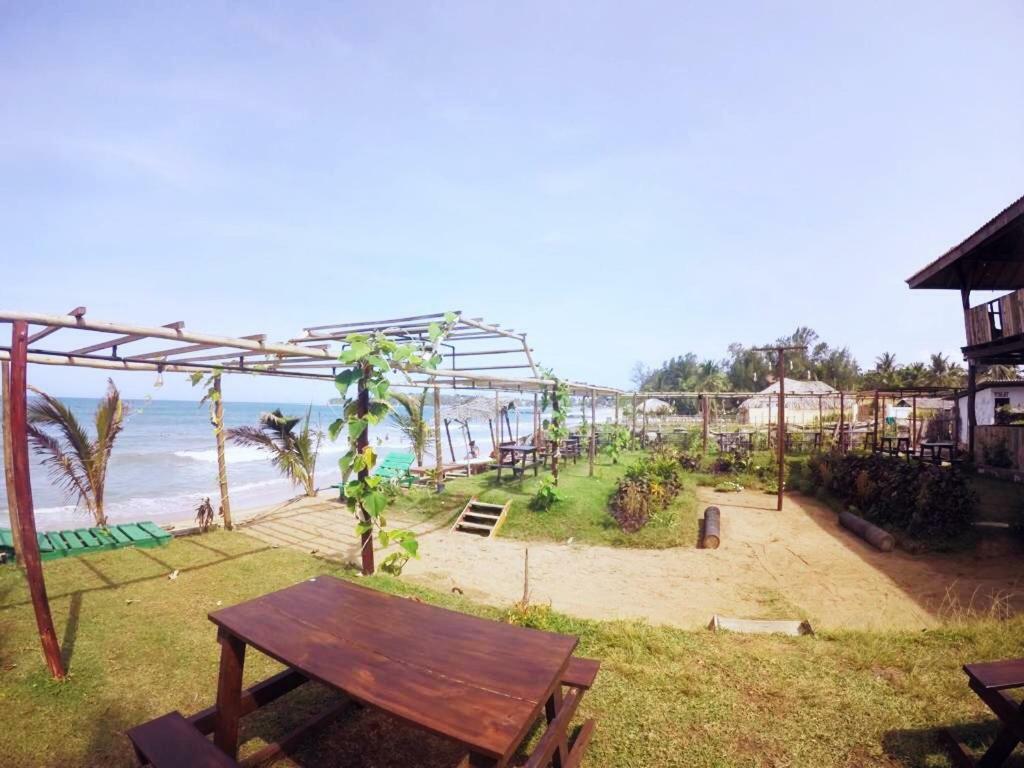 Guitar Bay Hotel Arugam Bay Exterior photo